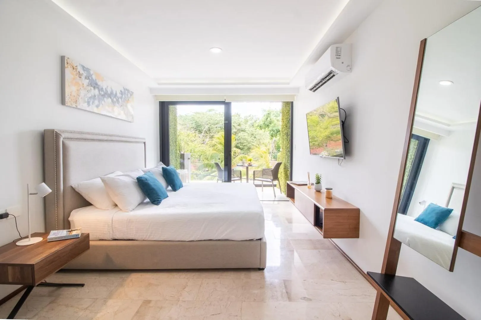 One Paralia Playa del Carmen Apartment