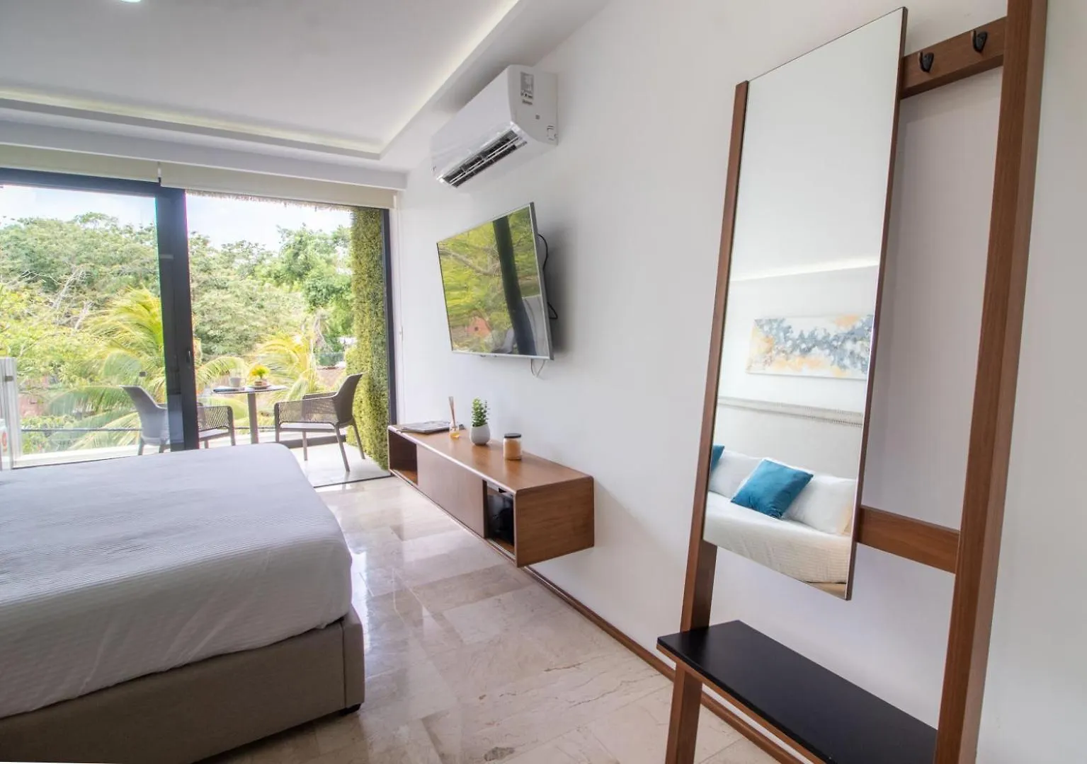 One Paralia Playa del Carmen