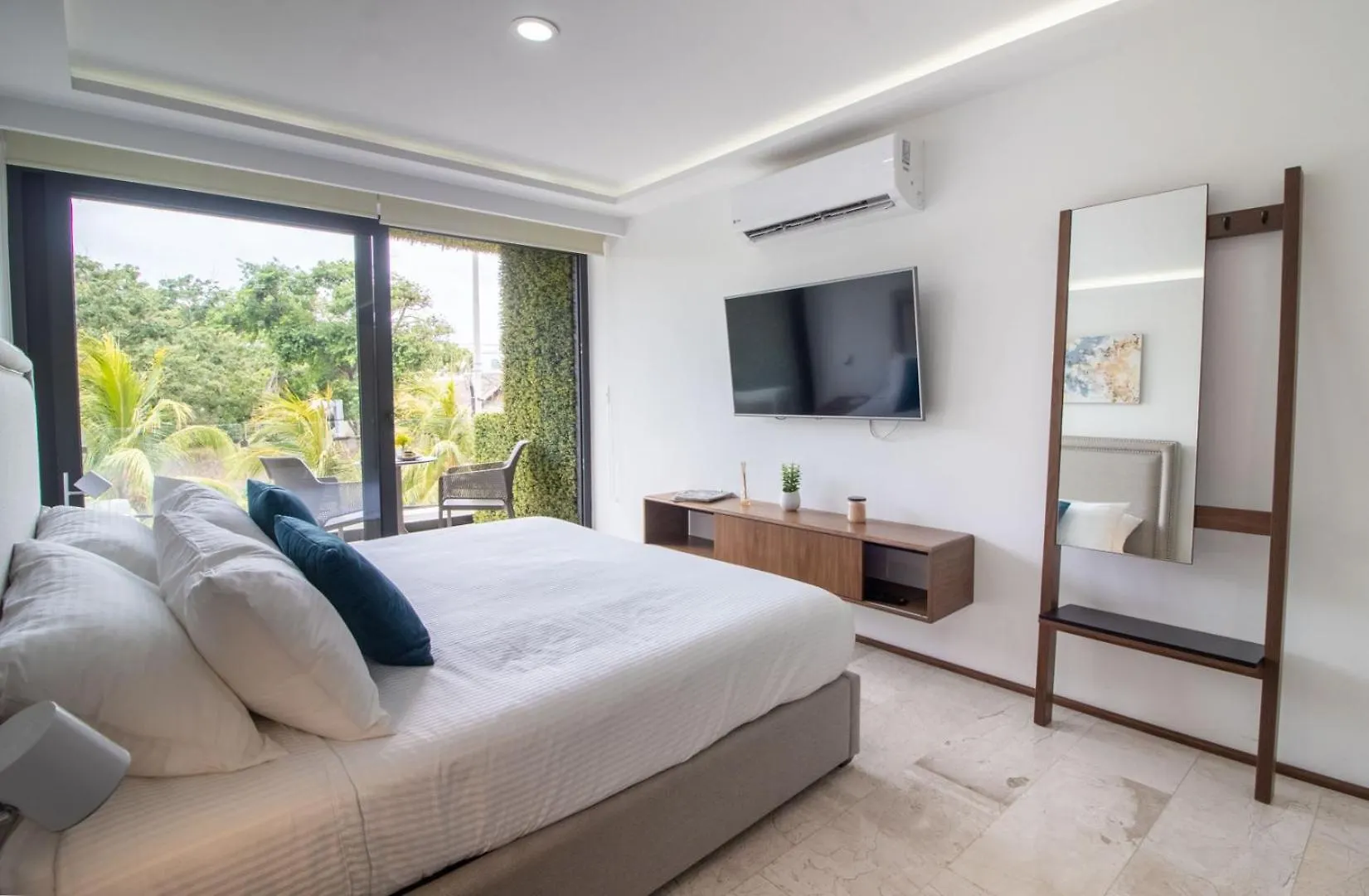 One Paralia Playa del Carmen Apartment