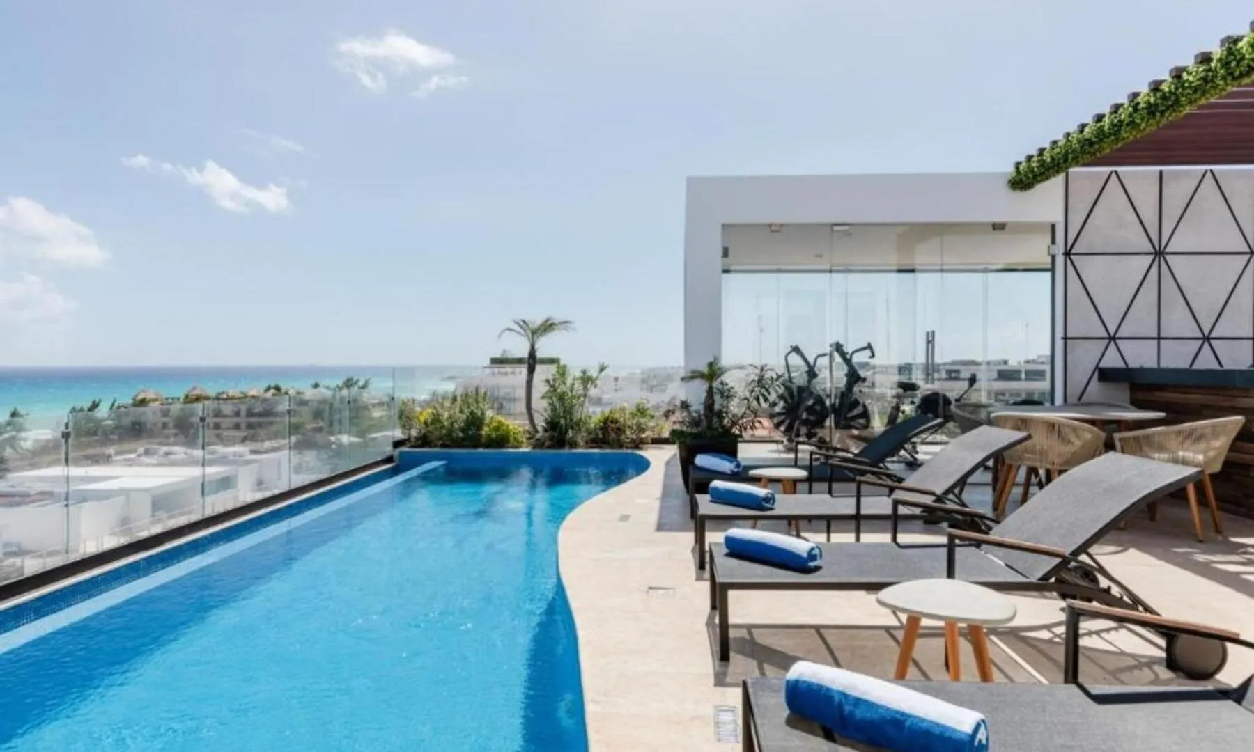One Paralia Playa del Carmen 0*,
